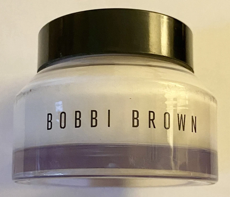 Base facial todo en uno enriquecida con vitaminas Bobbi Brown tamaño 1,7 oz Foto 4 de 4