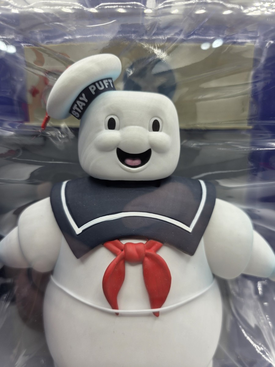 Diamond Select Ghostbusters Stay Puft Marshmallow Man 3 in Action