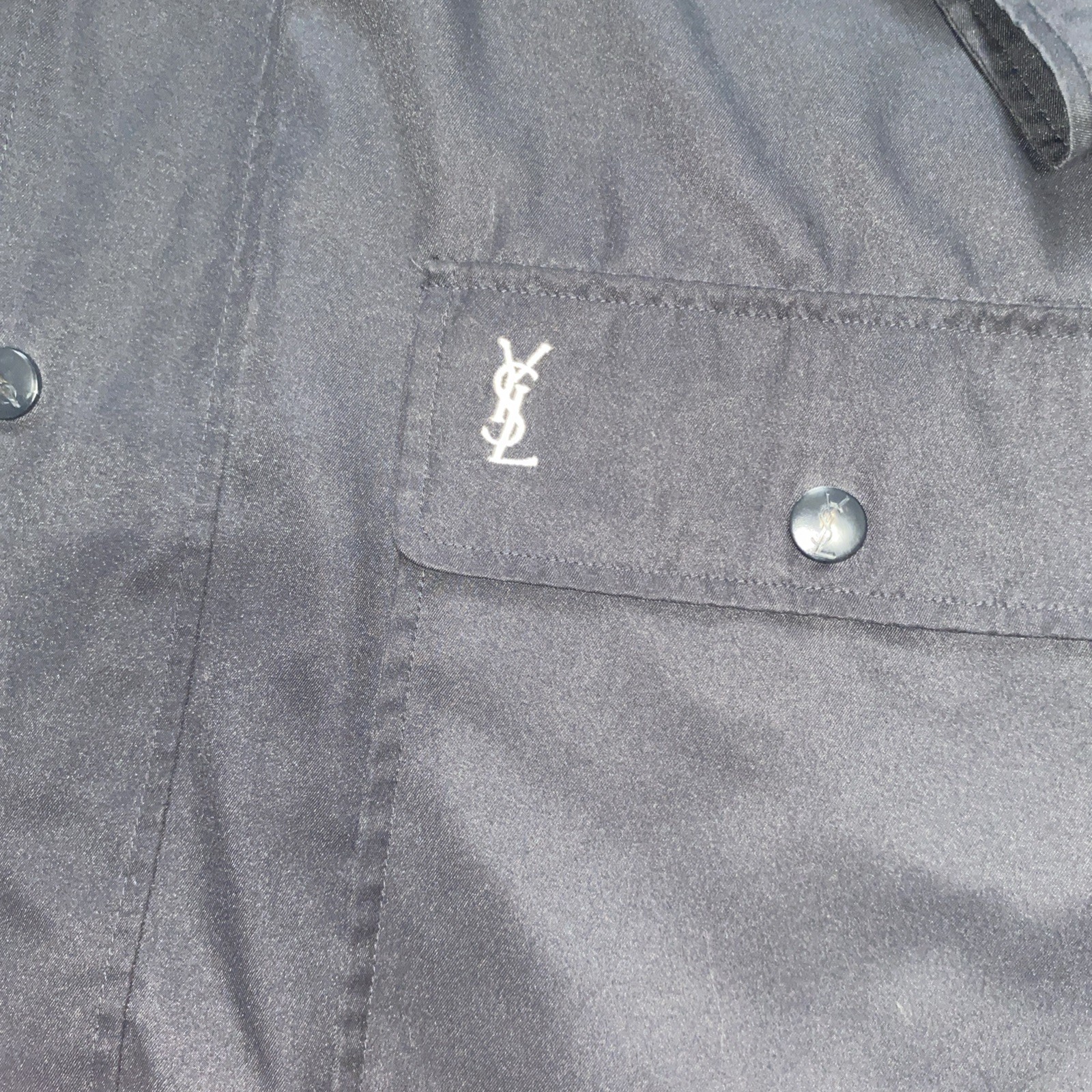 Giacca vintage Yves Saint Laurent YSL grande logo con cappuccio blu medio 23x30