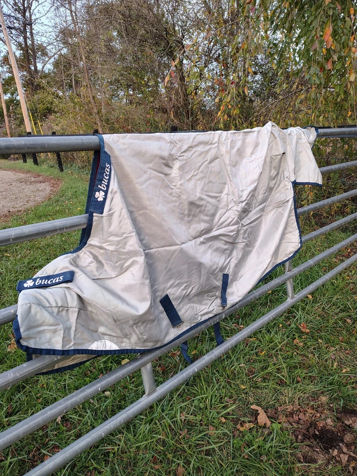Lençol Bucas power turnout leve forrado de lã impermeável cavalo 69" - Imagem 2 de 4