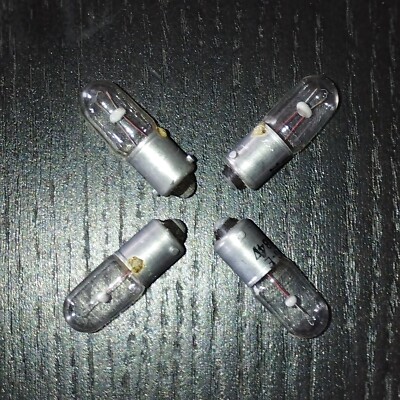 Lot De 5 Ampoules 6.3V 0.15A / 8V 0.16A - Modèle 1847 Pour Cadran - Ouvert Jamais Utilisé