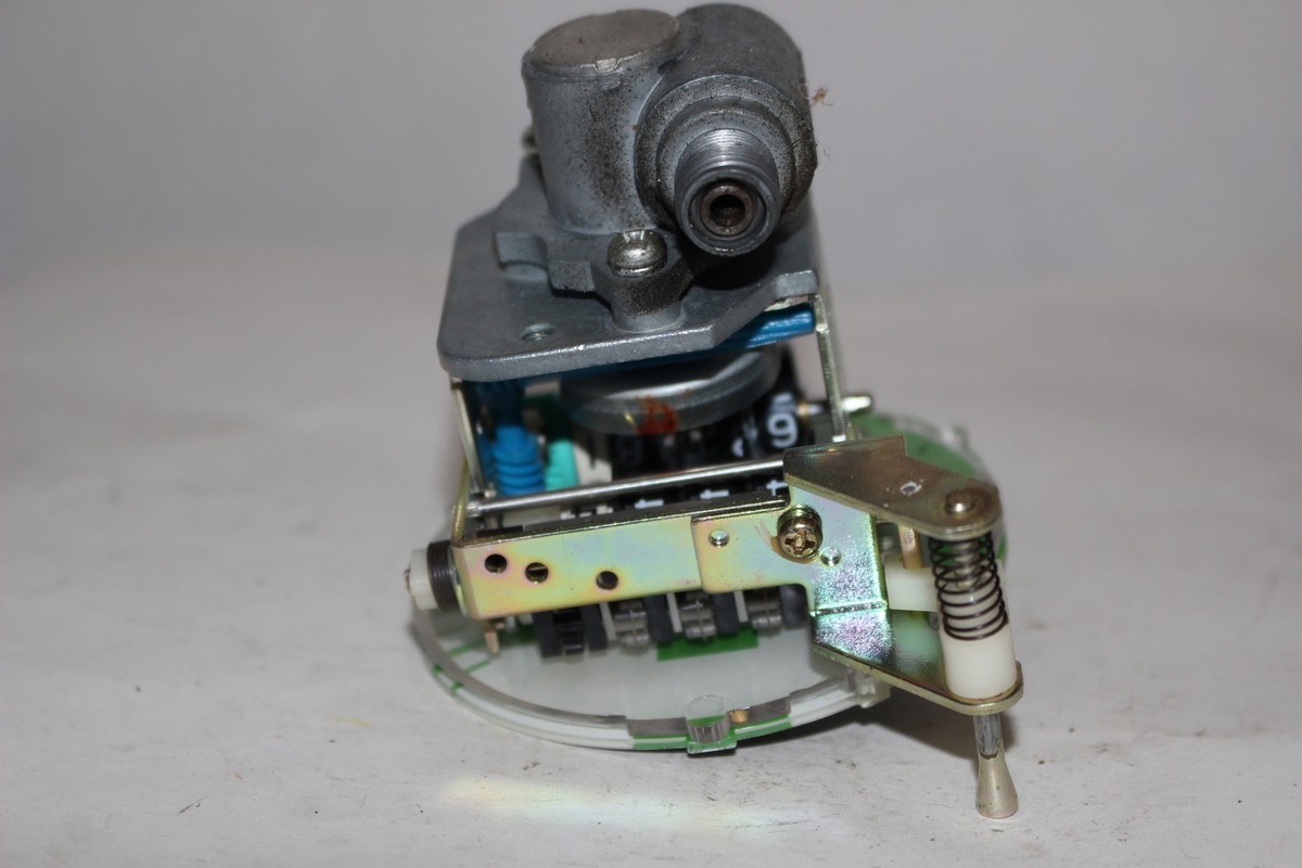 1984 KAWASAKI NINJA ZX900 SPEEDOMETER KILOMETER GAUGE METER