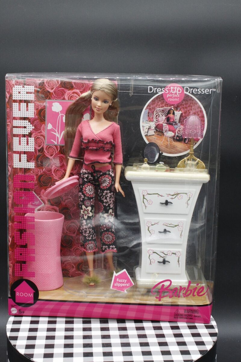 NRFB New Barbie Dress Up Dresser J0669 Fashion Fever Mattel NRFB New Barbie Dress Up Dresser J0669 Fashion Fever Mattel