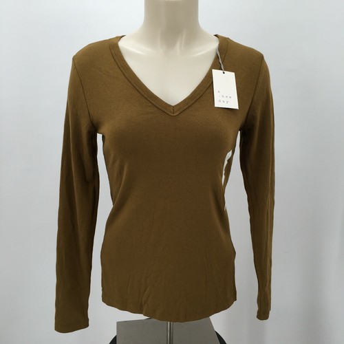 Olive Green Knit Pullover Long Sleeves 