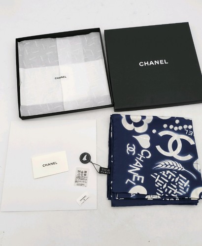 RARE NWOT CHANEL blue white square silk scarf 90 bag logo hats necklaces hearts - Picture 3 of 3