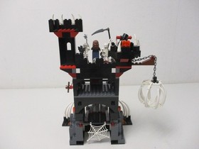 (AH 4) LEGO 7093 Skeleton Tower Castle Fantasy Era with original box and BA