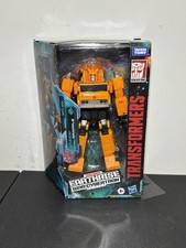 NIB Transformers Earthrise War For Cybertron GRAPPLE Voyager Class 2019