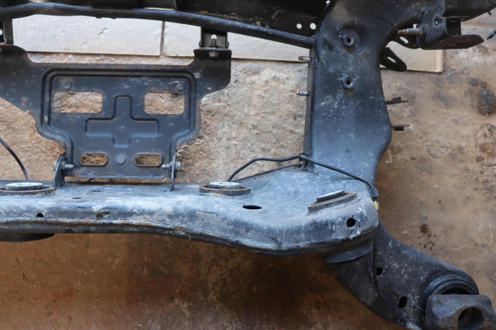 2014-2020 MASERATI QUATTROPORTE S Q4 REAR SUSPENSION SUBFRAME CROSSMEMBER OEM