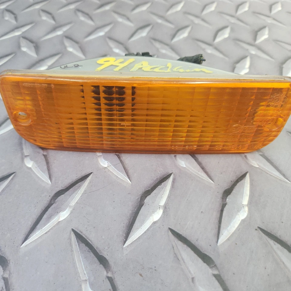 Par de luces marcadoras ámbar delanteras izquierda derecha Mopar 4399170 4399171 91-95 Acclaim Spirit Foto 3 de 4