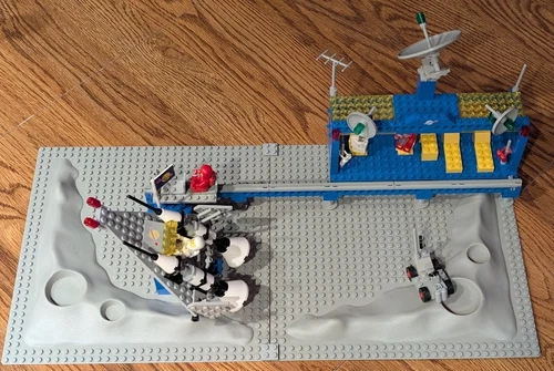 LEGO Space: Beta I Command Base (6970), complete, no manual, some damaged pieces