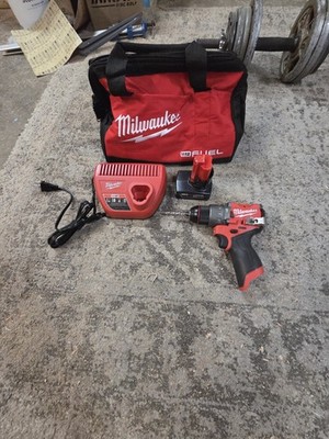 Milwaukee M12 FUEL 12V 1/2in Hammer Drill/Driver Kit Battery Charger Bag Manual