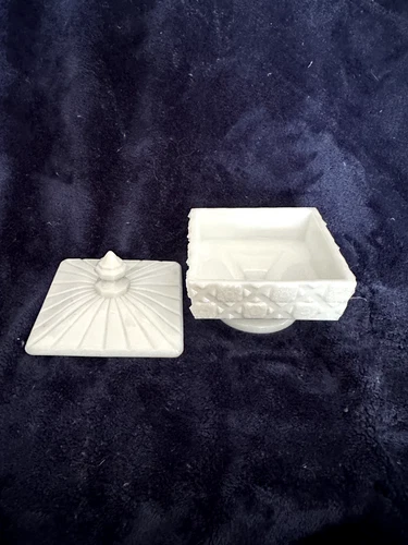 Vintage Milk Glass Square Candy Dish Westmoreland Old Quilt Pattern  w/Lid