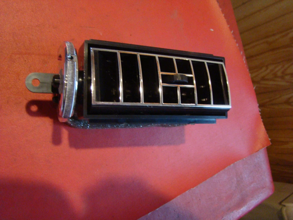 NOS 82 83 84 85 86 87 88 89 90 91 BUICK CENTURY CENTER RIGHT DASH VENT DEFLECTOR — 第 2/4 张图片