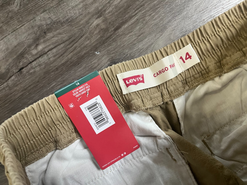 Levi's Boys Comfort Stretch Cargo Pant, Harvest Gold Size 14 (MSRP $48) - Picture 3 of 13