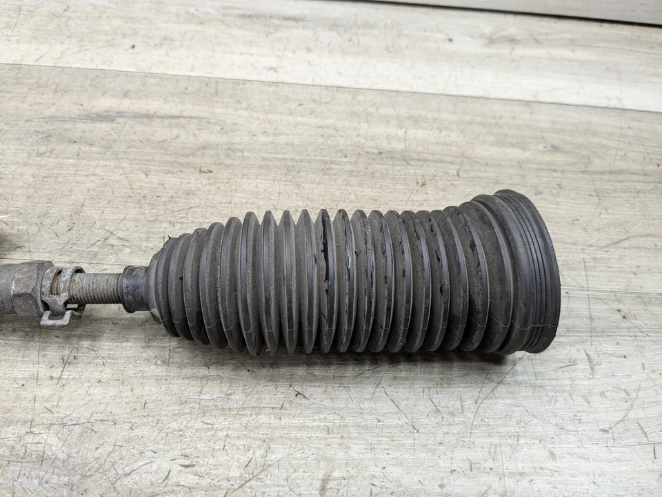 Varilla de amarre exterior interior delantero derecho OEM BMW M6 F12 F07 F13 F06 F10 M5 con bota Foto 4 de 4