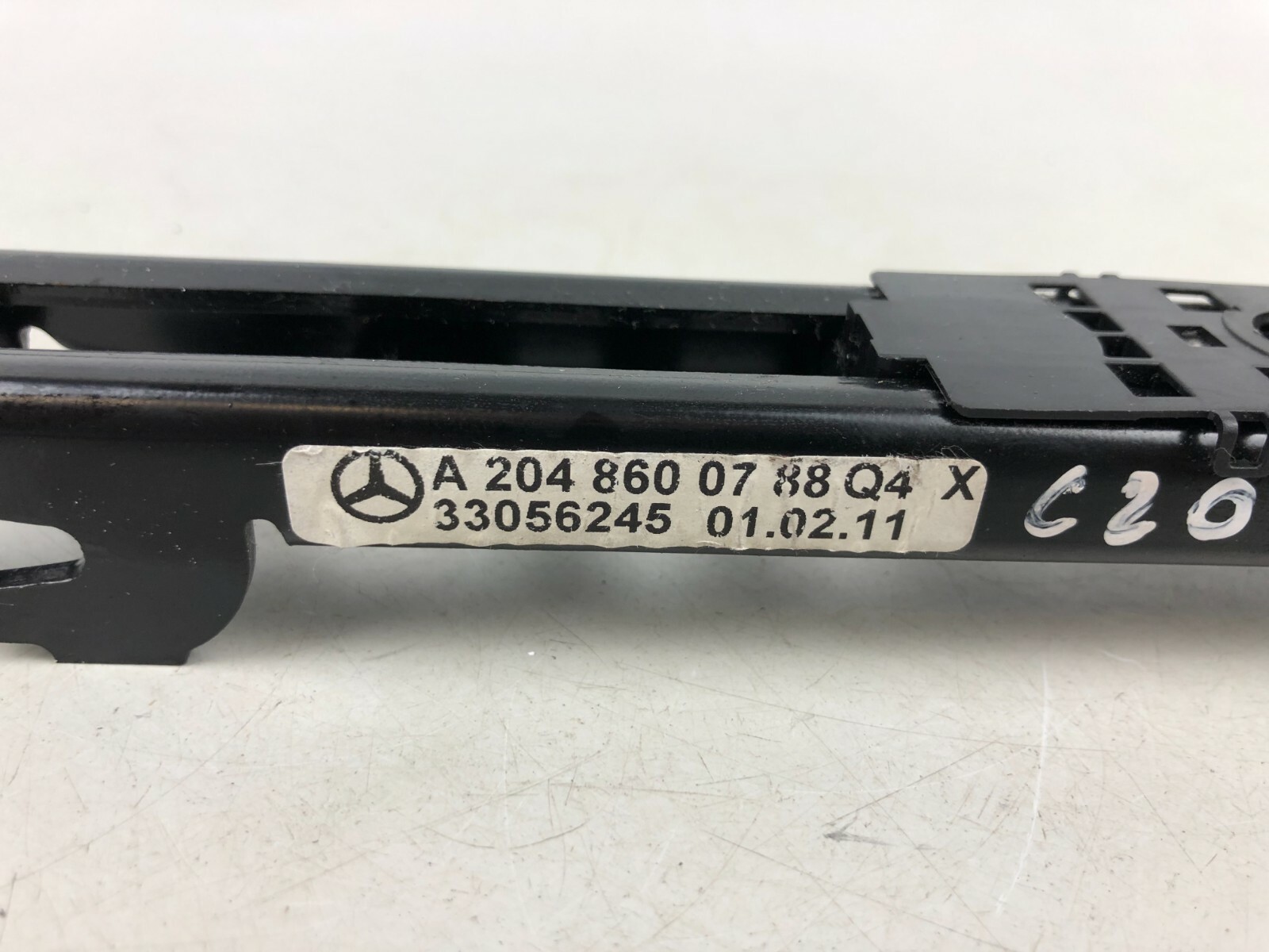 Mercedes Benz C Class W204 Front Left Seat Belt Height Adjuster