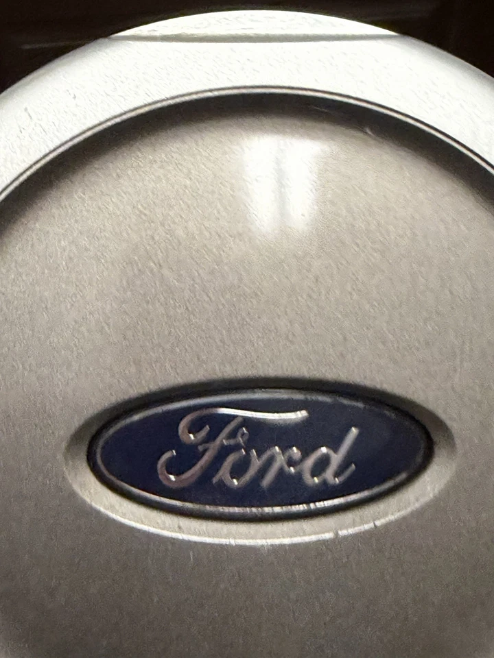 Tapacubos tapacubos Ford Explorer Sport Trac 2001-2005 OEM Qt.1 Foto 2 de 4