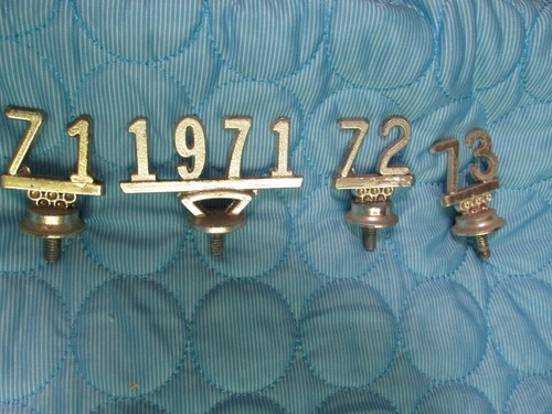 Lot of 4 VTG Solid Metal Trophy Toppers Years (2) 1971-1972-1973 - top ornaments