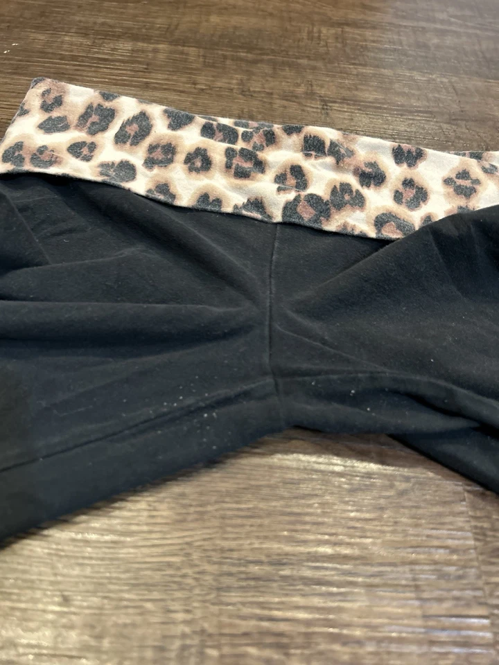 Vintage Y2K VS PINK Fold Over Cheetah Print Sequin Capri Leggings - Image 2 of 4