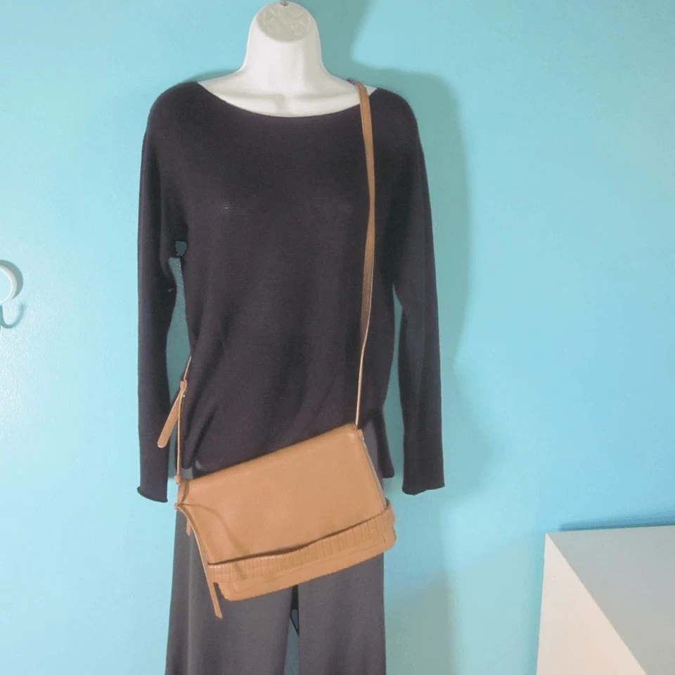 Cartera Bandolera Allsaints Club Mediana Bolso sin asas Cuero Guijarro Tostado Foto 2 de 4