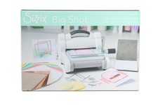 Sizzix Big Shot Starter Kit con matrici esclusive e una cartella di goffratura, 1Pkg