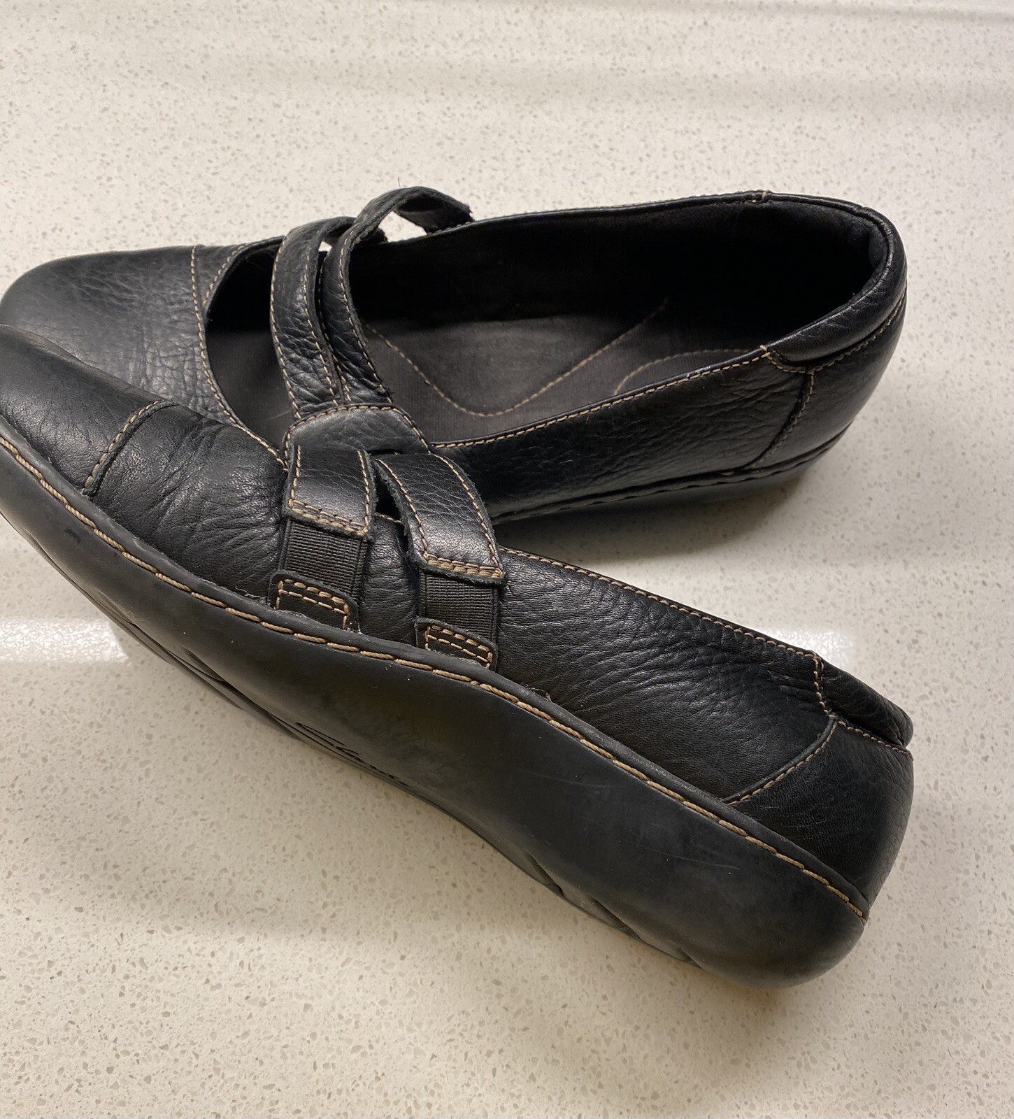 Womens 7.5 M Clark’s Leather Slip-On Mary Jane Shoes – Pre-Owned