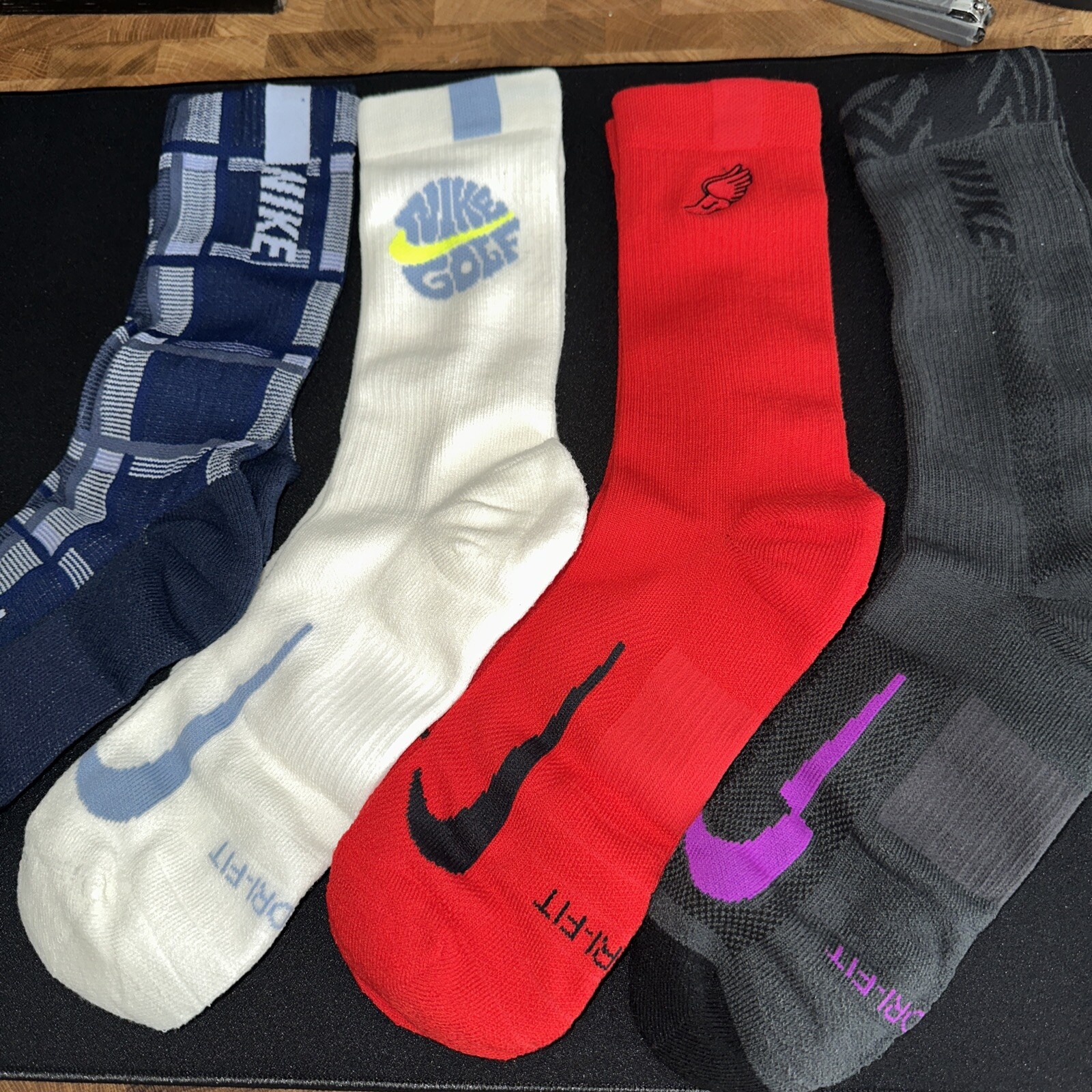 Nike Crew Socks 4 pack Gift Pack Size Medium CN1543-image