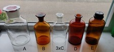 Chemie-Labor: 7 Chemikalien-Flaschen  braun/weiß, Schliff-Stopfen,  1000/2000 ml