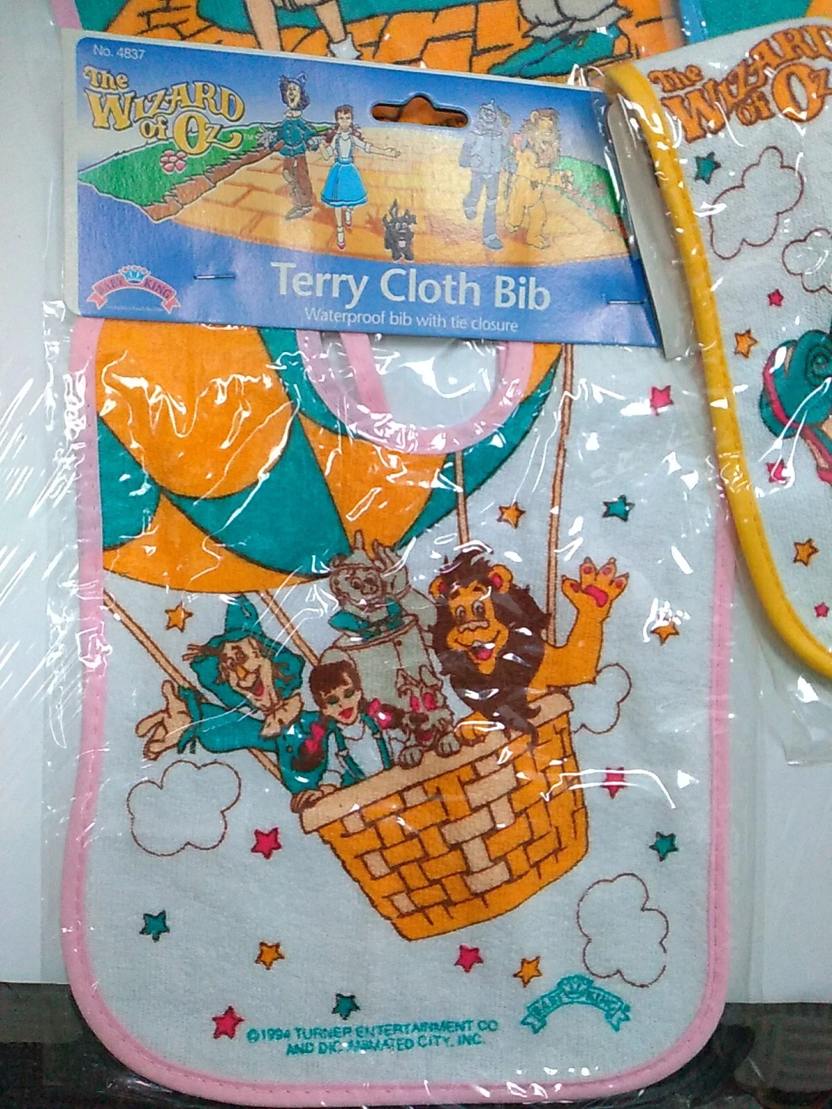 NEW~The Wizard Of Oz~~1-TERRY CLOTH BIB WITH TIE CLOSURE -PARTY SUPPLIES