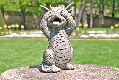 Gartenfigur Gartendrache - Modell seh nichts - Fantasy Figur Deko Drache Garten