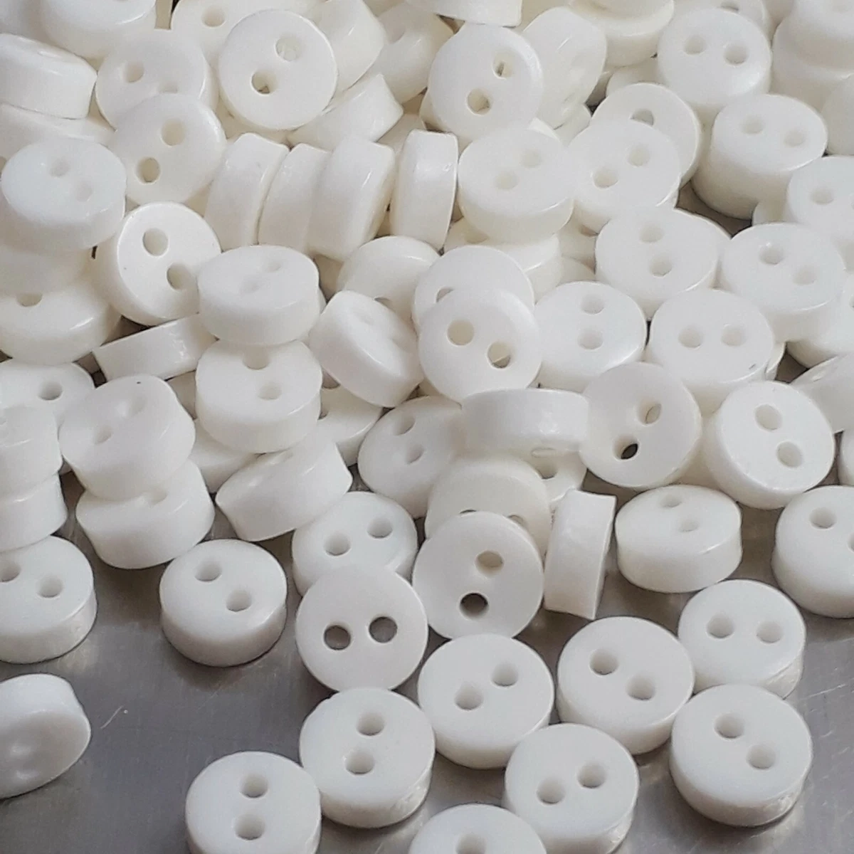 100pcs Creamy White Plastic Small Sewing Buttons 2 Hole 6mm