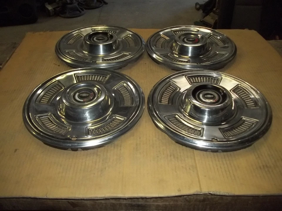 Tapacubos Chevrolet Chevelle 1967 67 cubierta de rueda de llanta tapacubos 14" OEM USADO 3006 SET Foto 2 de 4
