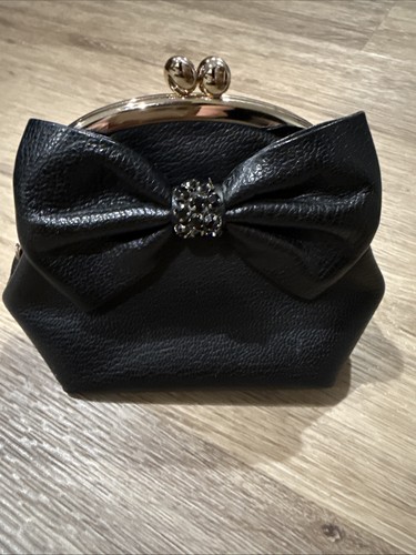 Kate Spade New York Poise Wristlet. Rare.