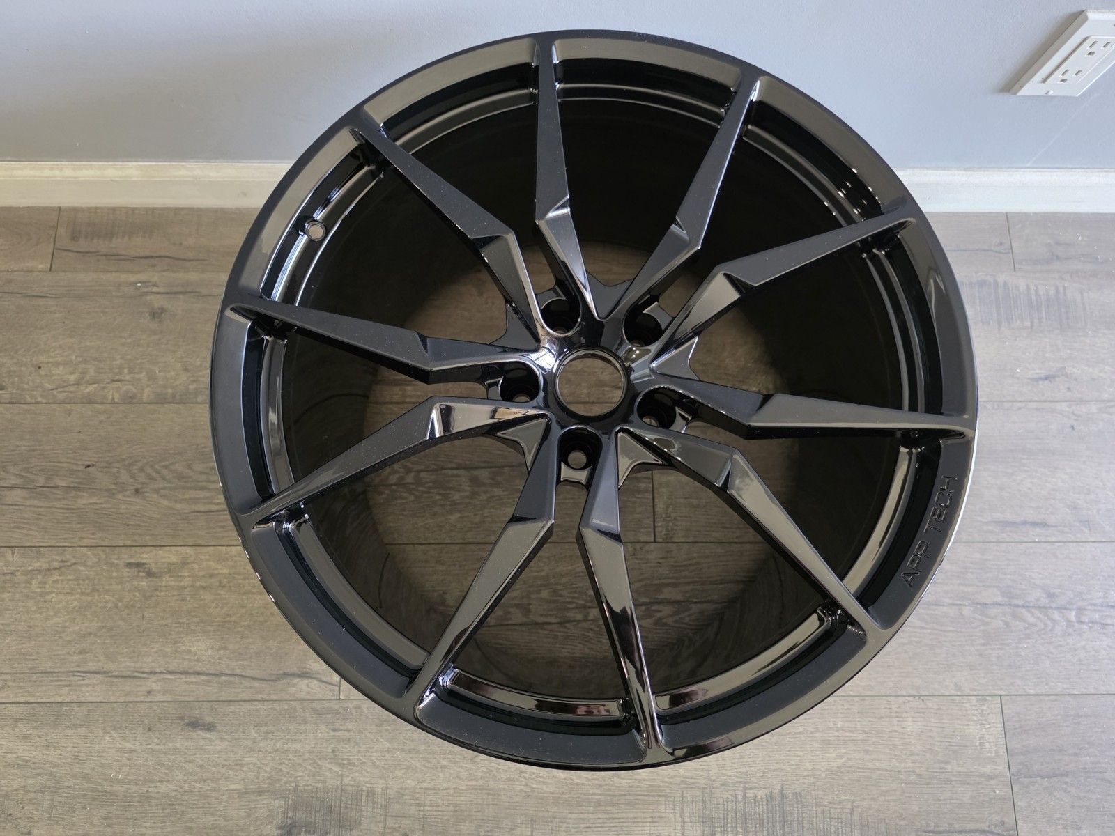 LAMBORGHINI AVENTADOR LP700 LP720 REAR DIONE WHEEL RIM OEM 470601017AA