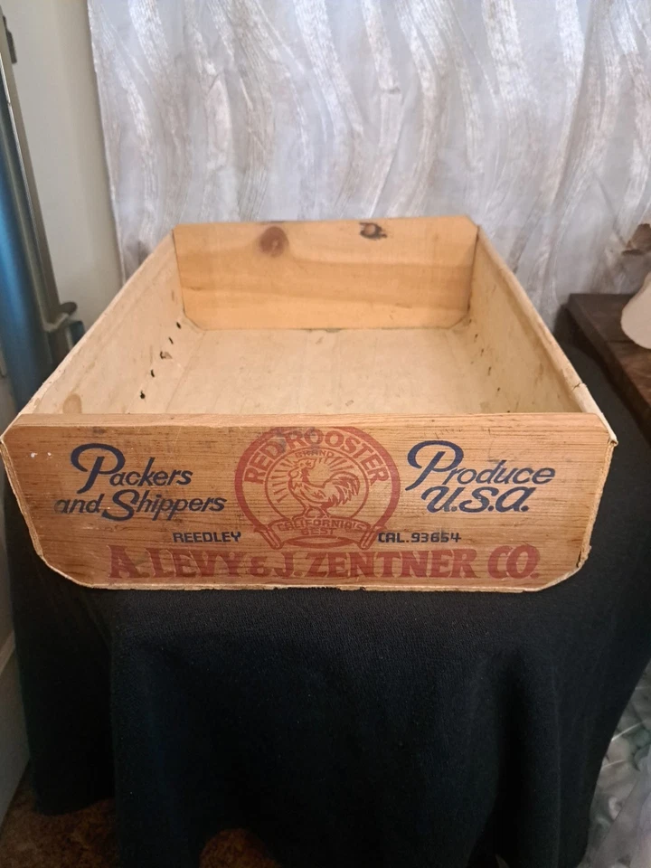 Caja de decoración rústica de uvas de mesa de gallo rojo de California A.Levy & J.Zentner Co Foto 2 de 4