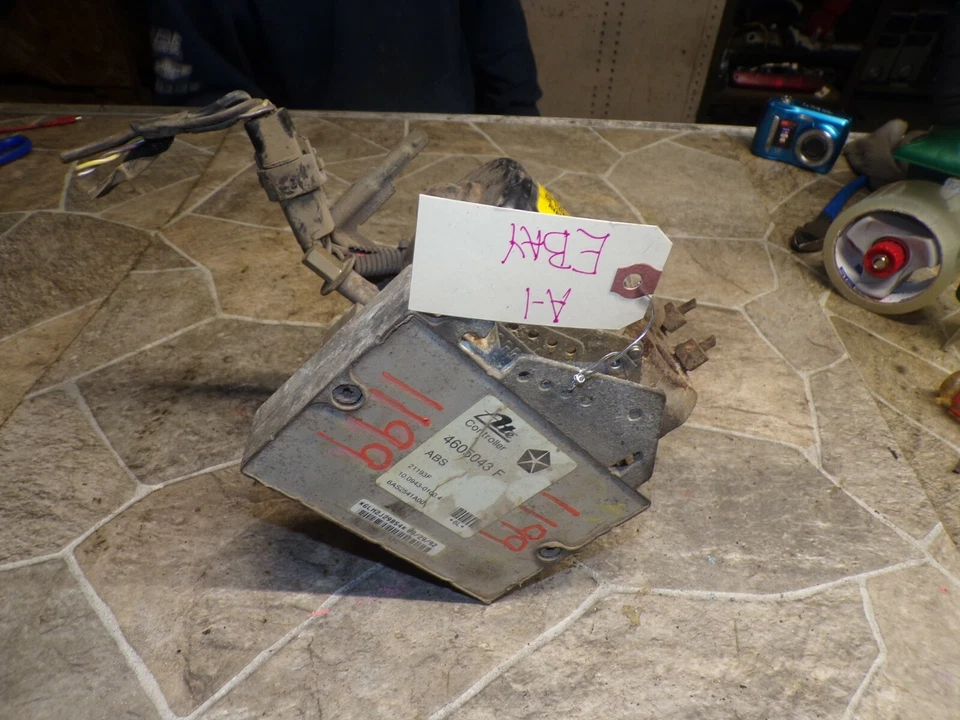 94 1994 NEW YORKER FWD 93-94 CONCORDE INTREPID ABS ANTI LOCK BRAKE PUMP ACTUATOR - Image 3 of 4