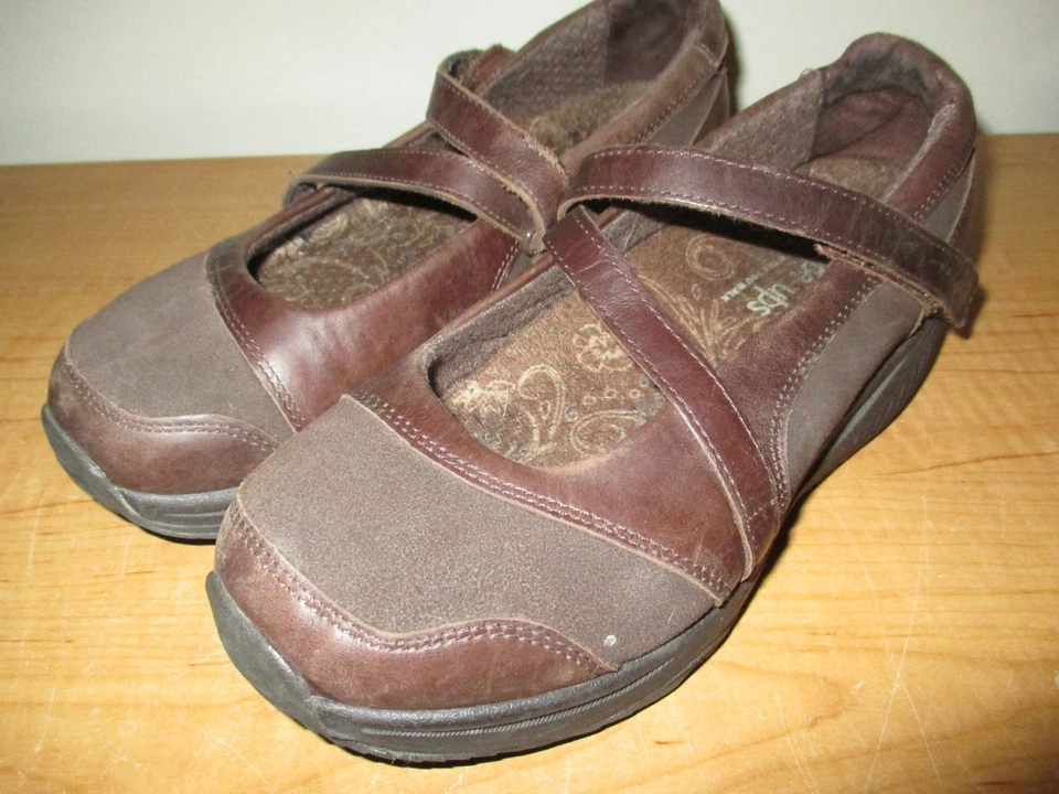 Sapatos femininos Skechers Shape Ups tamanho 7.5 camurça marrom - Muito bom - Frete rápido - Imagem 2 de 4