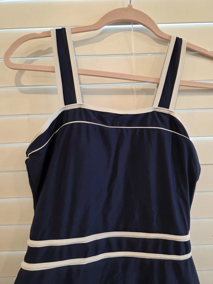 Traje de baño Shore Shapes vestido de baño de una pieza azul marino blanco falda traje de baño talla 12 Foto 2 de 4