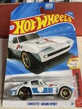 Brand New 2026 Hot Wheels White Corvette Grand Sport Then And Now #3/10!