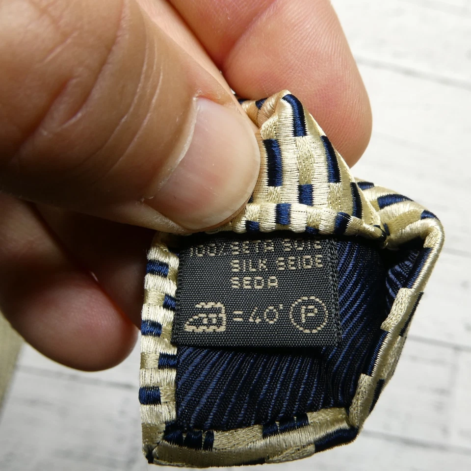 Gravata masculina Ermenegildo Zegna tecido de seda padrão geométrico designer feita na Itália - Imagem 4 de 4