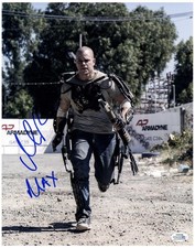 Matt Damon Signed Autographed 11x14 Photo Elysium Max Inscription ACOA