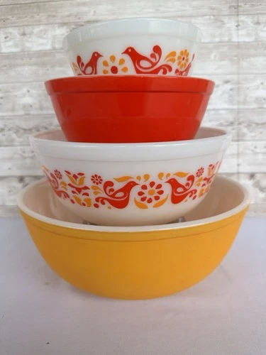 Vintage Pyrex Friendship Mixing Bowl Set 401-404 Nesting Orange