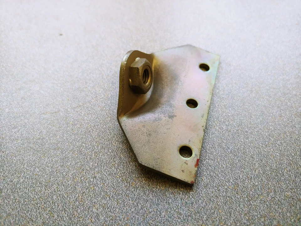 VERY NICE USED GENUINE PORSCHE 911 930 REAR AC CONDENSER 3 HOLE MOUNTING BRACKET - Image 2 of 4