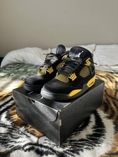 Jordan 4 Thunder