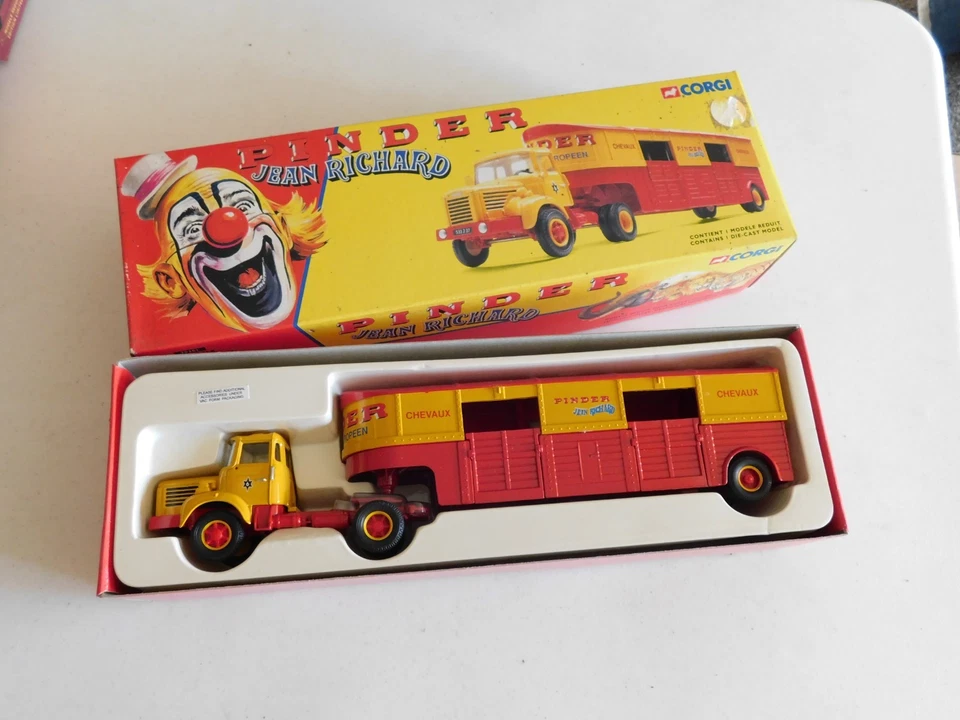 Corgi Pinder Jean Richard Circus Berliet TLR Semi Transport Chevaux - Image 2 of 2