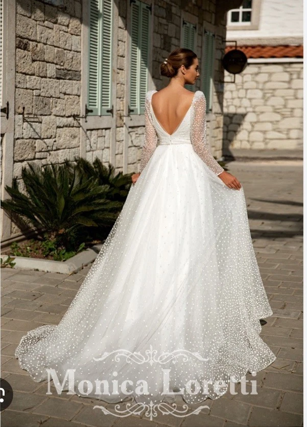 Vestido de novia Monica Loretti estilo #8188 talla 12 blanco con mangas transparentes Foto 2 de 4