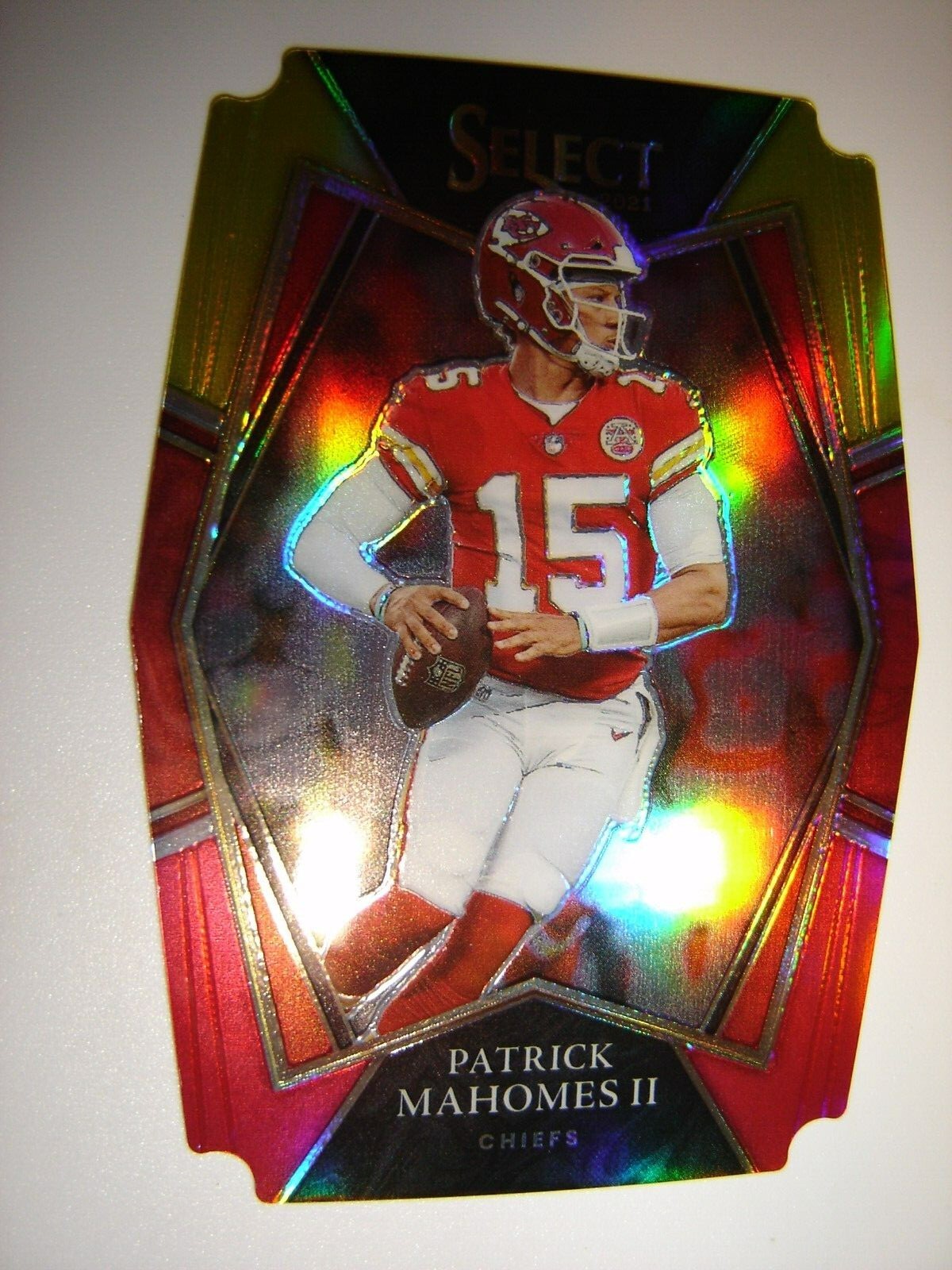 2021 Panini Select Patrick Mahomes Red Yellow Die Cut Card #102