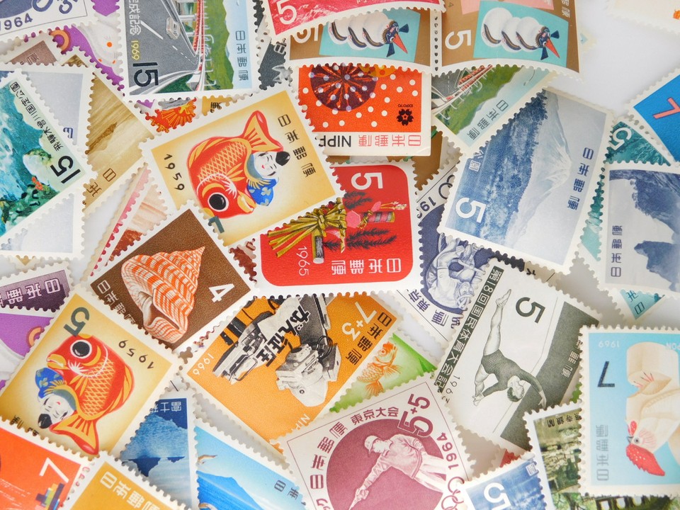 Japan Commemorative Stamp Lot – 700 Used Postage Stamps (Philatelic Collection, Various Topics, XF Quality)