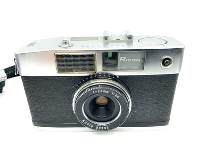 Ricoh Caddy Sucherkamera mit Ricoh 25mm F:2,8 Halbformatkamera Analogkamera