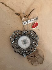 Heart-Shaped Photo Frame Ornament 1.5  x1.5  2009 Collection Metal Design